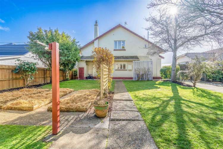 239 Herbert Street Windsor_26