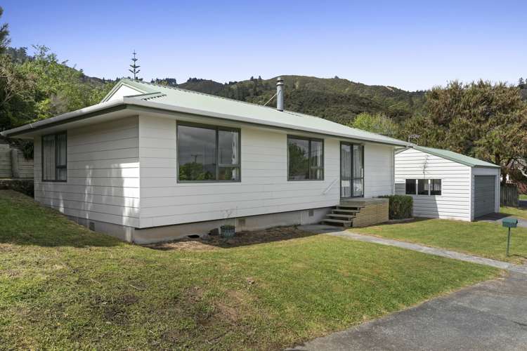 2 Norrie Grove Naenae_18