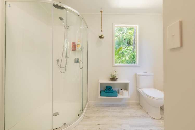 2a Warner Park Avenue Laingholm_12