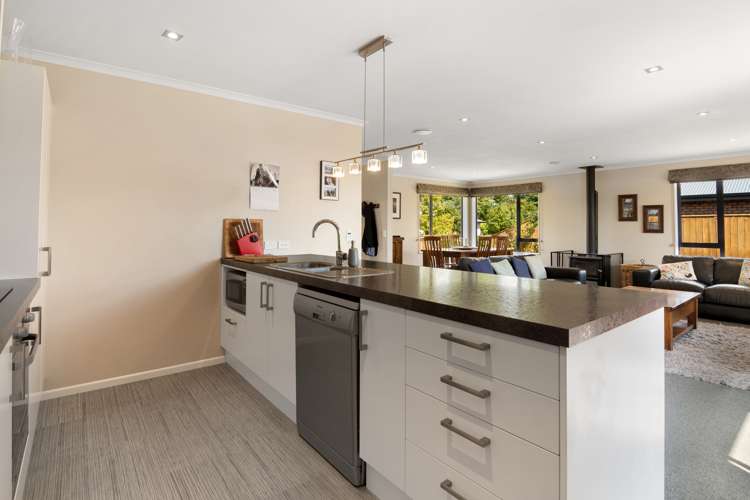 4 Ernest Place Brightwater_7