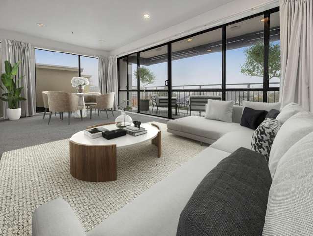 Sunny north facing corner apartment with Panoramic City & Harbour views