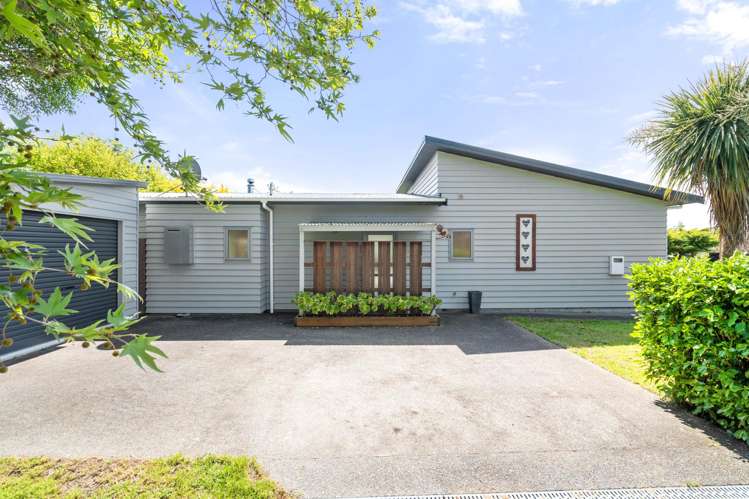 1 Maple Lane Martinborough_18