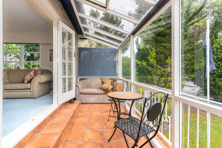 39 Sunrise Boulevard Tawa_14