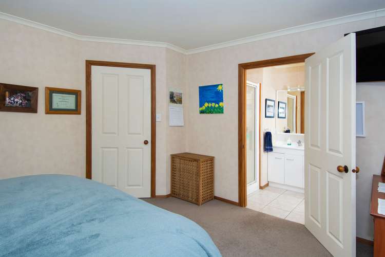 21 Lamia Grove Papamoa_11