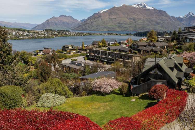 9 & 10/64 Goldfield Heights Queenstown_10