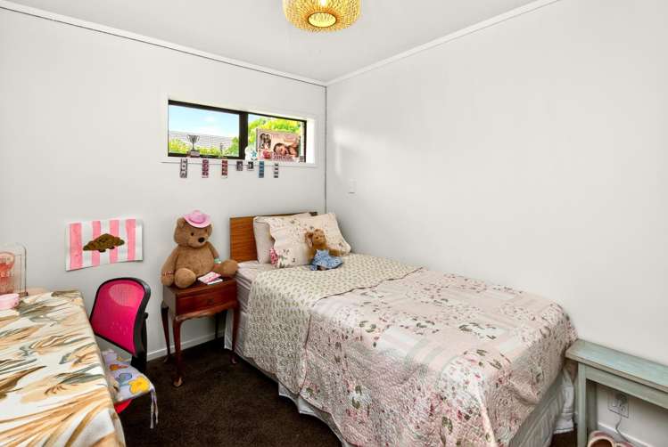 46 Channing Crescent Botany Downs_11