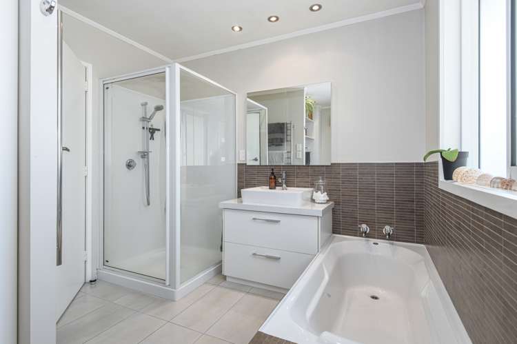 5 Darroch Street Fairy Springs_12