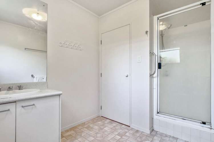 2/16 Wairakei Street Greenlane_14