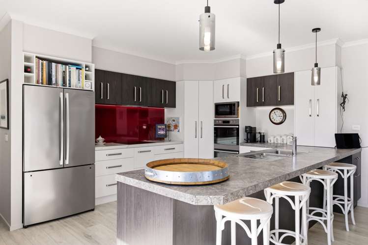 6 Tuhua Close Wharewaka_3