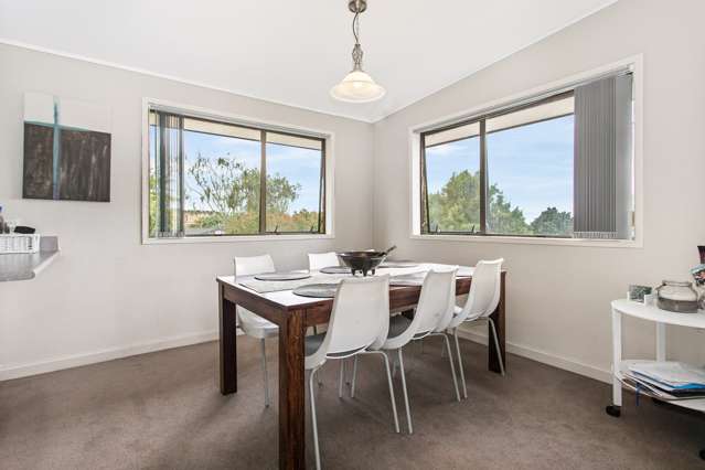 2 Spruce Place Totara Heights_4