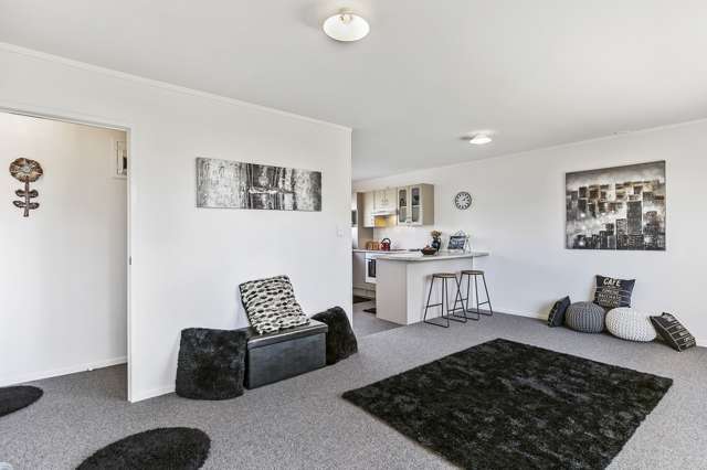 2/10 Westward Ho Glen Eden_2