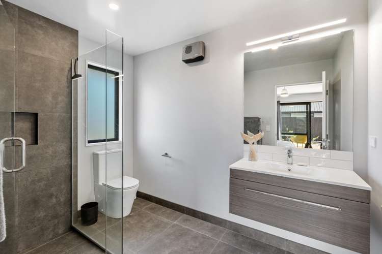 44 Candlesticks Crescent Lincoln_14