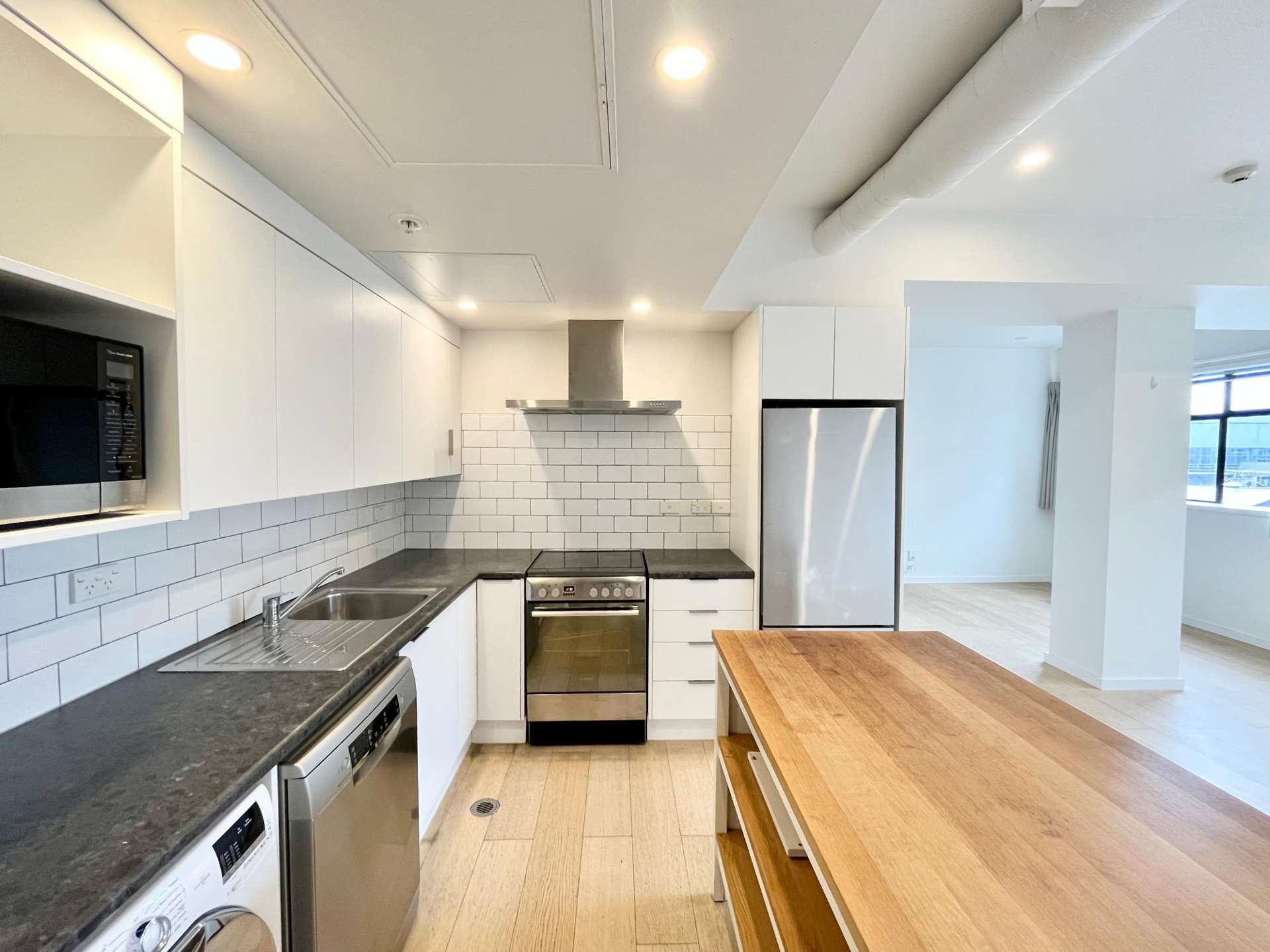  3B/163 Thorndon Quay Thorndon_0