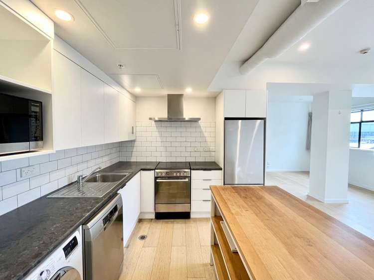  3B/163 Thorndon Quay_0