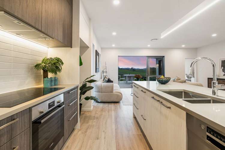 49 Tipu Crescent Wainui_8