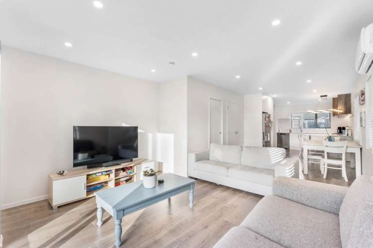 5/3 Walsh Road Wainui_6