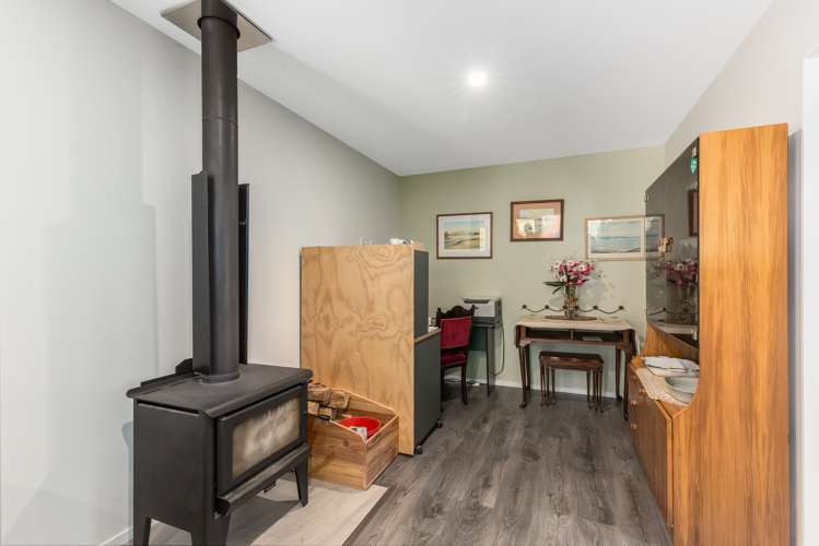 69a Mana Esplanade Paremata_16