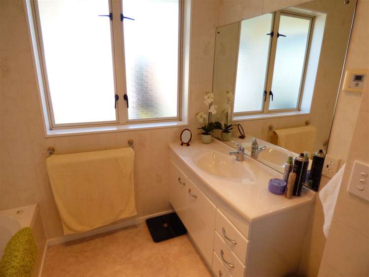 240 Rutherford Street Te Awamutu_11