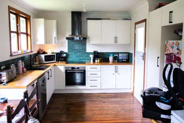 3 Sunny Grove Wainuiomata_3