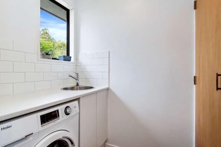 75 Jonathon Street Brookfield_12