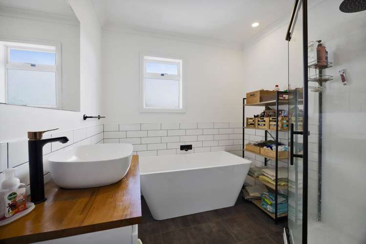 9 Standish Street Midhirst_13