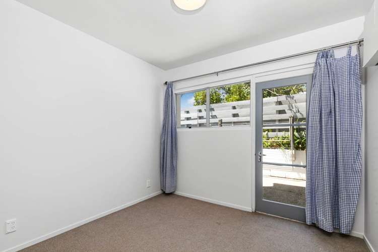 1/19 Westwell Road Belmont_16