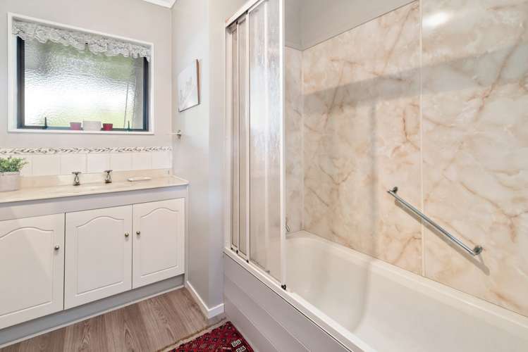 26 Robertson Street Glenholme_13