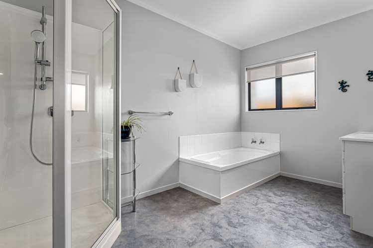 21 Edgewater Grove Whakatane_12