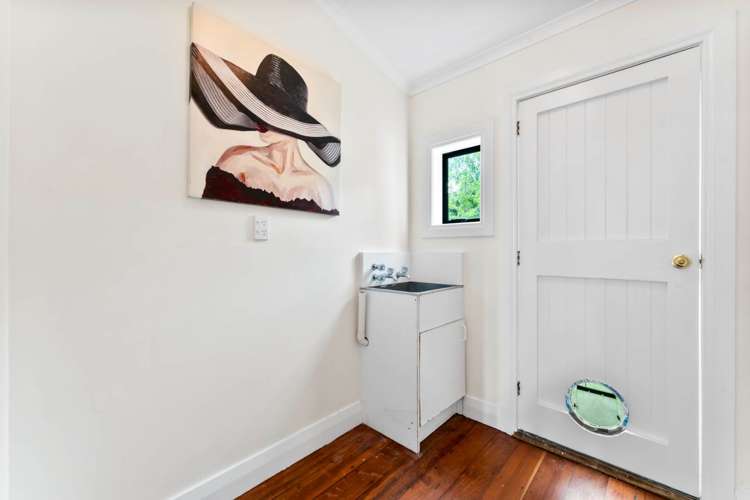 16 Earnslaw Crescent Clover Park_14