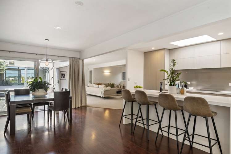 473 Beach Road Murrays Bay_10