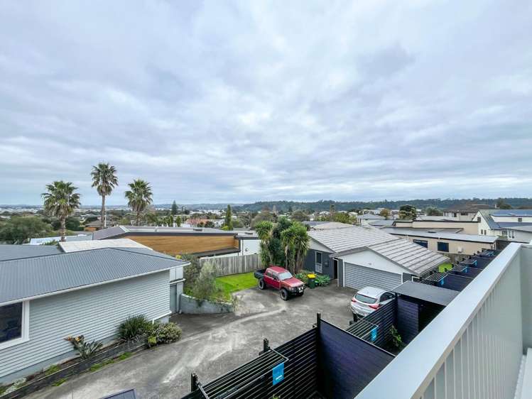 14/9 Aeroview Drive 1603_14