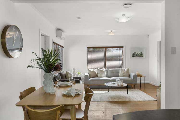 1/263 Glenfield Road Hillcrest_6