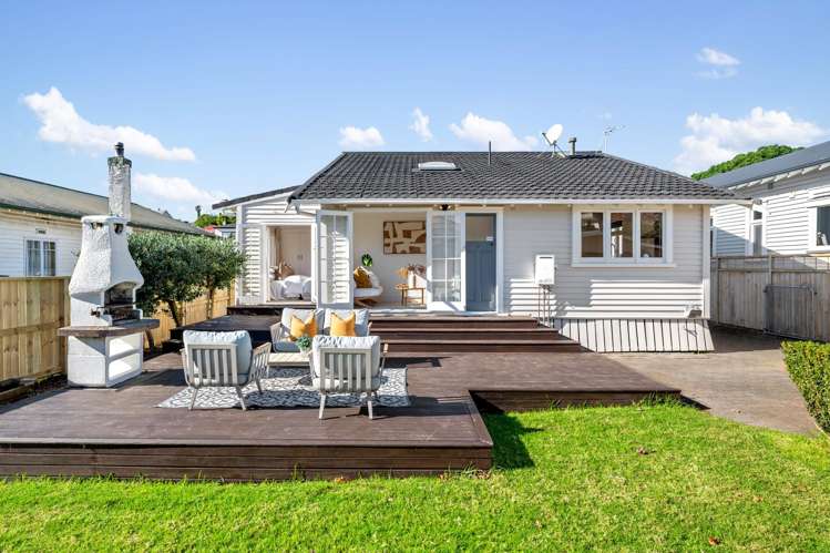 42 Woodward Road Mount Albert_26