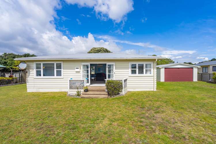 11 Adrian Grove Waikanae Beach_4