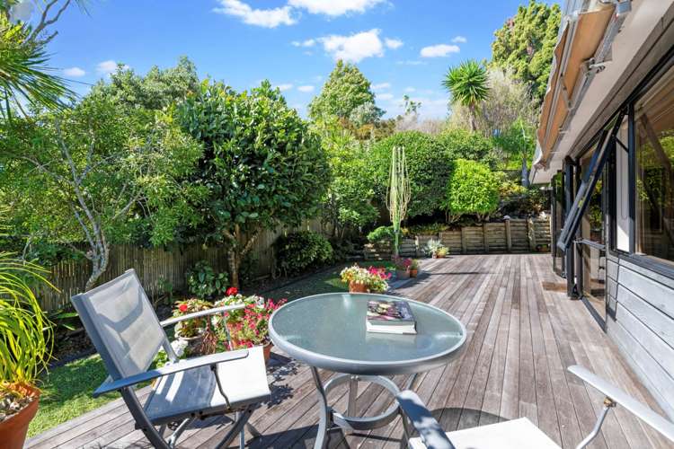 2/97 Beach Road Castor Bay_29