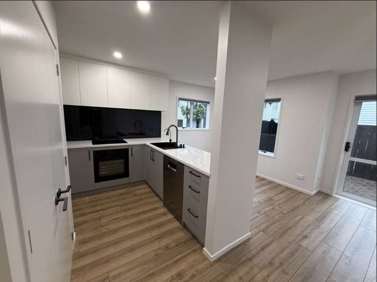 14/30 John Jennings Drive 10862_2