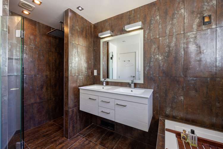 46 Kingston Street Albert Town_13