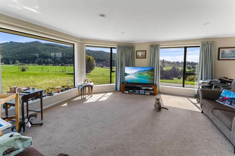 76 Pretty Bridge Valley Road_5