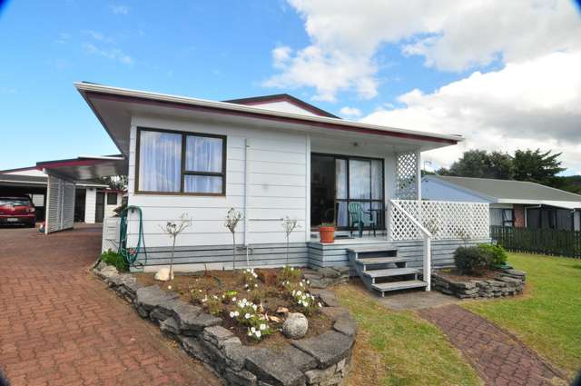 126 Charleston Avenue Whangamata_3