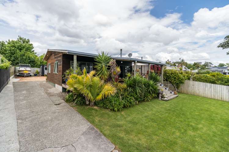 16 Bonita Avenue Stanmore Bay_2