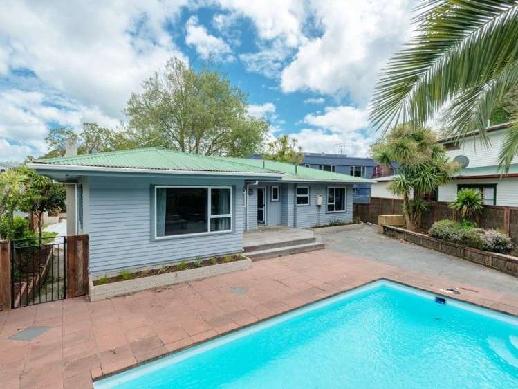 654 River Road Chartwell_12