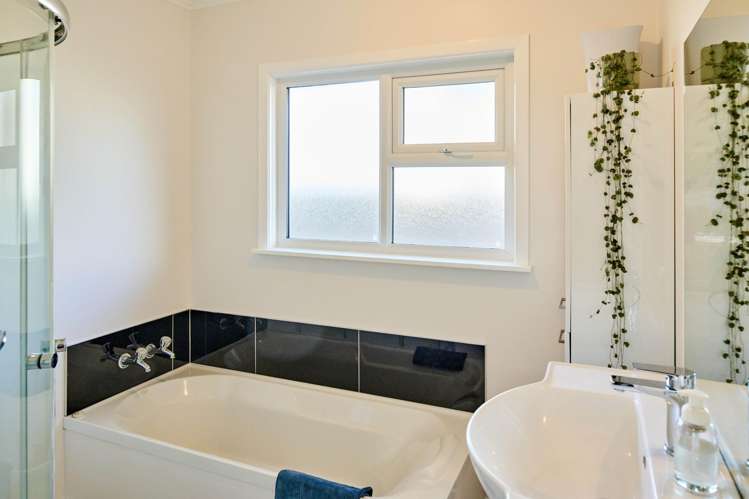 1 East Grove Alicetown_12