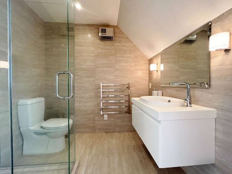 632 Marshland Road Marshland_36