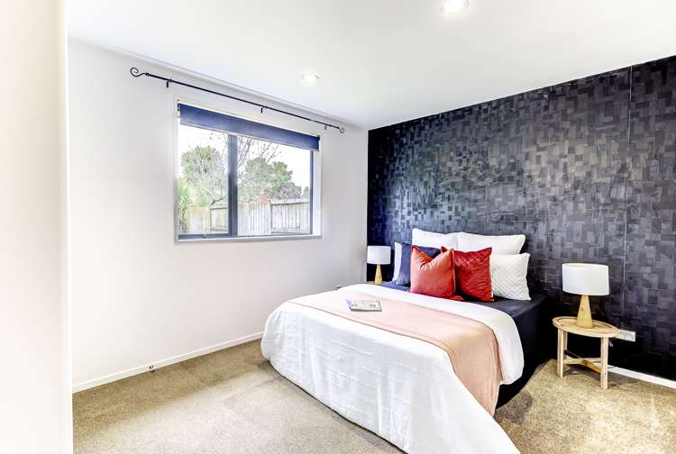 82 Barrington Drive Huntington_11