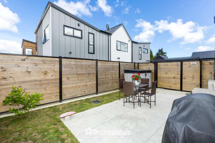 24 Reakes Crescent Wallaceville_13