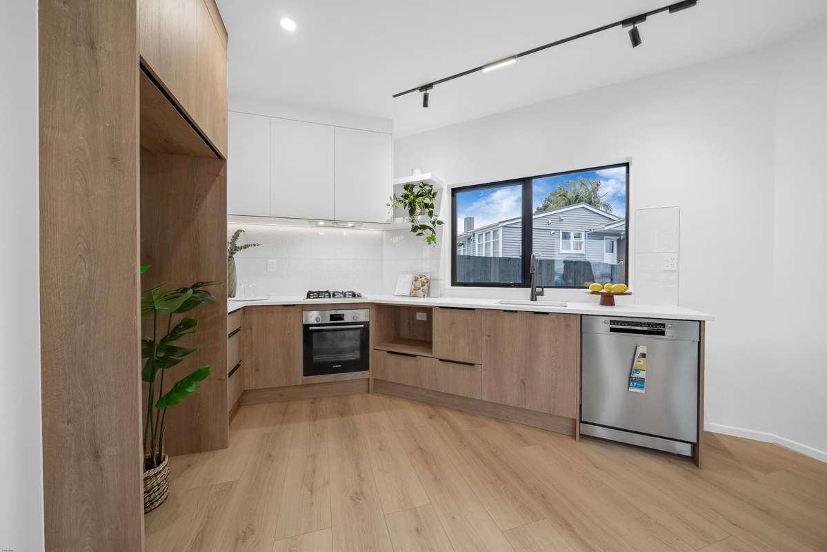 15E Astley Ave_3