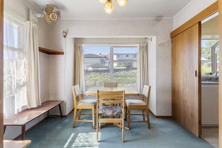 2/15 Woodall Place Totara Vale_3