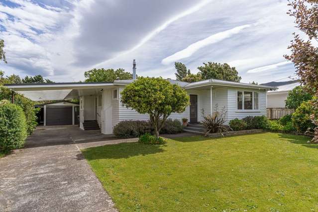 46 Woodward Street East Featherston_1