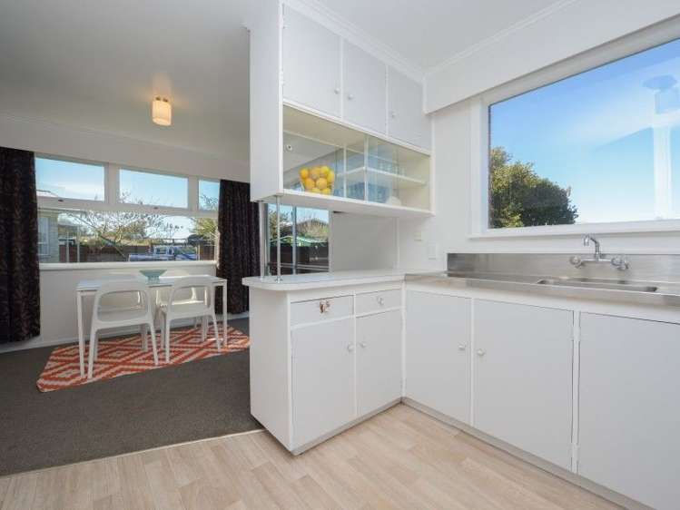 6 Joanna Place Deanwell_2
