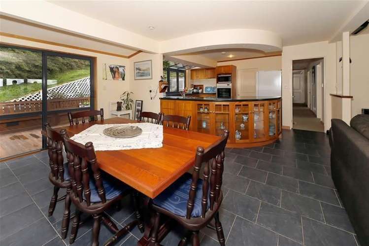 3264 Queen Charlotte Drive Picton_3